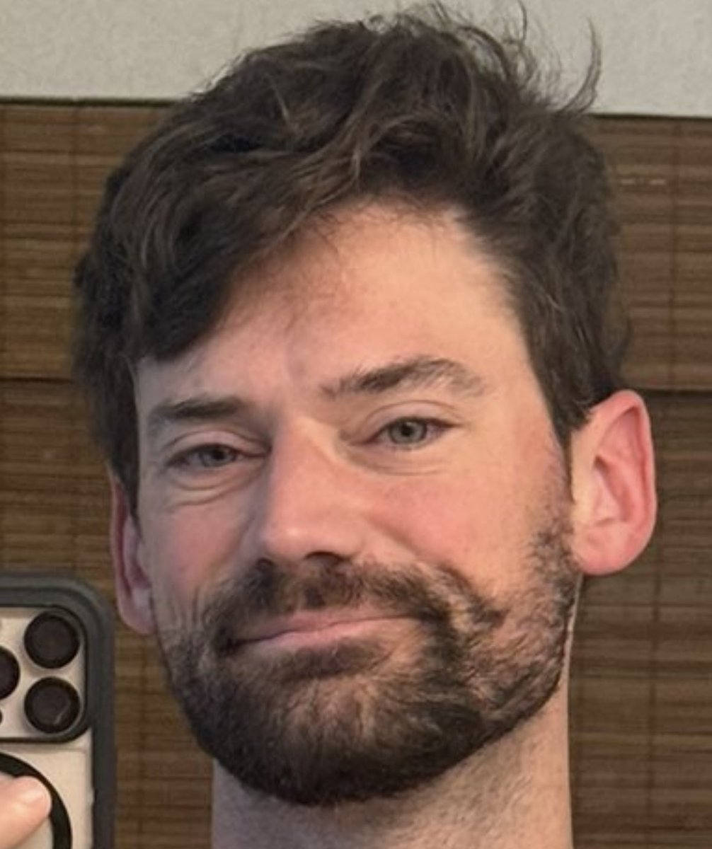 🍑😈 tweet media