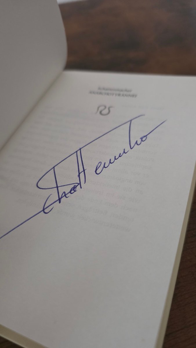 Bääm! Da ist das Ding. 
Mit Autogramm. Wird ab Montag gelesen. Danke an <a href="/Verlag_Antaios/">Verlag Antaios</a> <a href="/lichtstifter/">Der Schattenmacher</a>