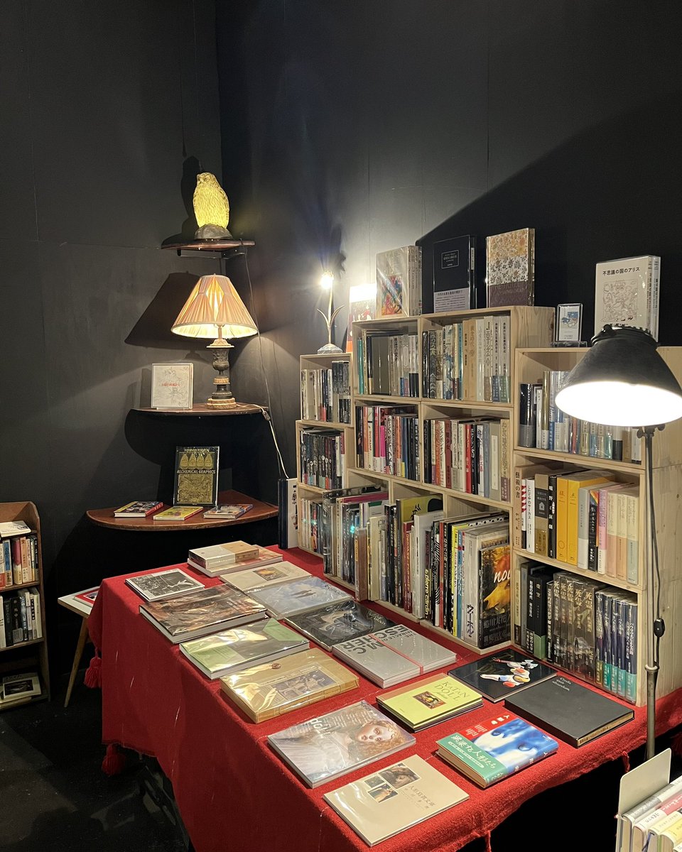 不在性書店 BE ABSENT tweet media