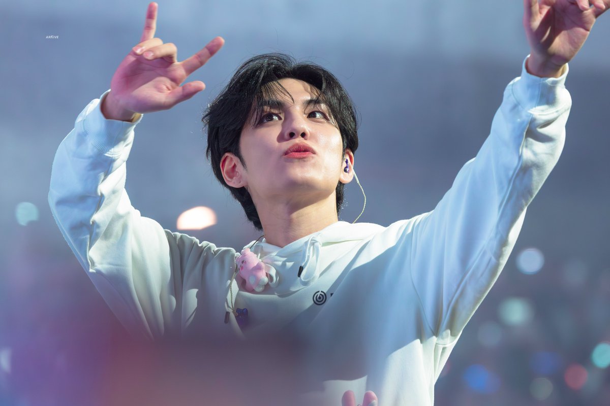 𝗮𝗿𝗞𝗶𝘃𝗲 tweet media