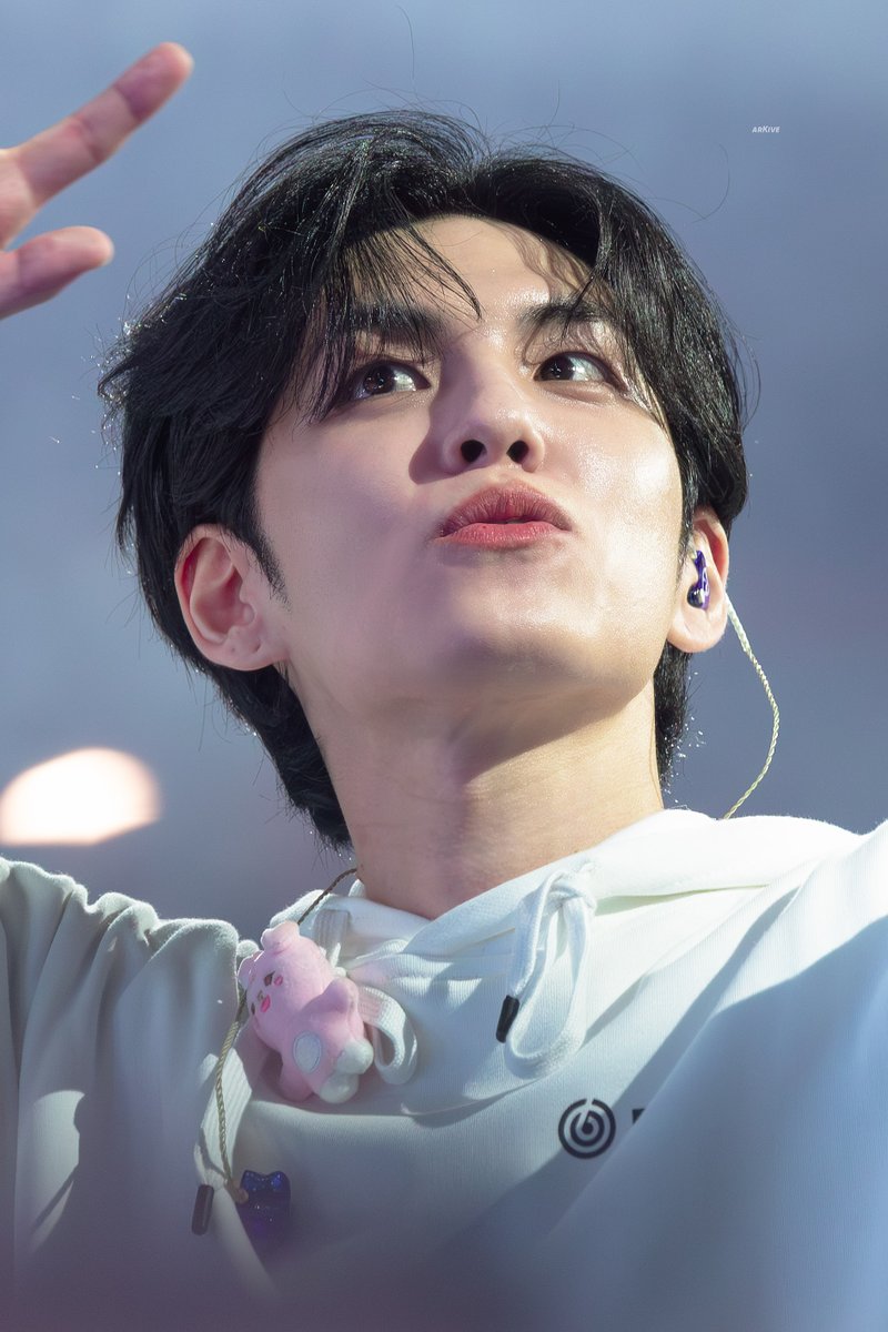 𝗮𝗿𝗞𝗶𝘃𝗲 tweet media