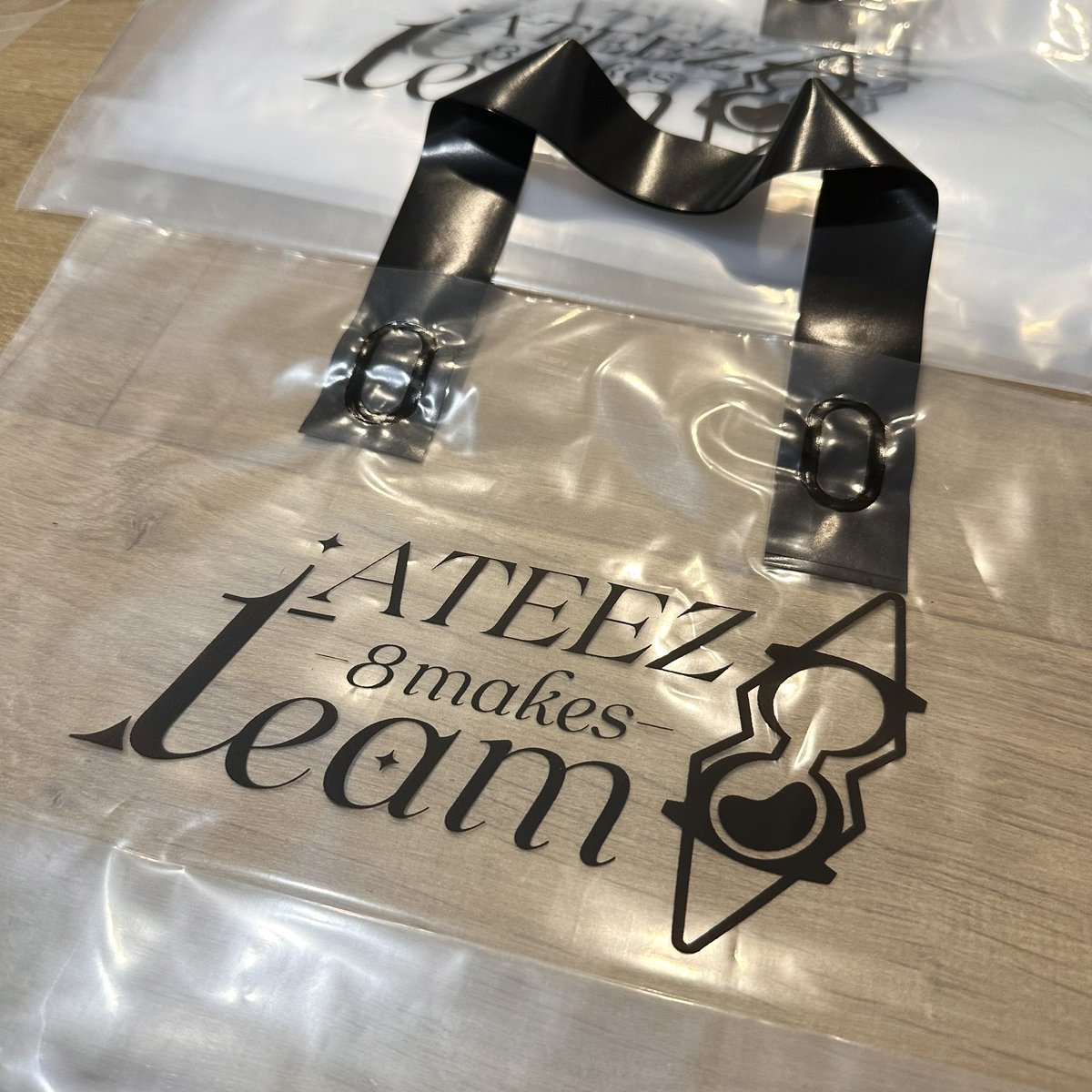 ⸝ ⸝ ⸝ ♡´ kindly rt , giveaway `♡ ⸝ ⸝ ⸝

ꔛ  ateez plastic bag  ෆ⃛

◟✦  100ea

=͟͟͞♡ time : tba,  4 Apr
=͟͟͞♡ location : Impact Exhibition Hall 5-6

꒰ rt and show this tw ꒱

#In_Your_Fantasy_BKK #ATEEZinBKK 
#ATEEZinBangkok #Atinyนักแจก 
#ตลาดนัดATEEZ