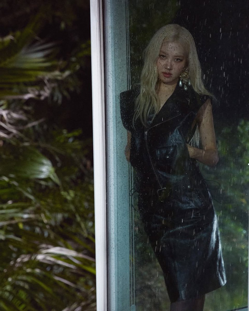 ROSÉ looks gorgeous for CR Fashion Book.