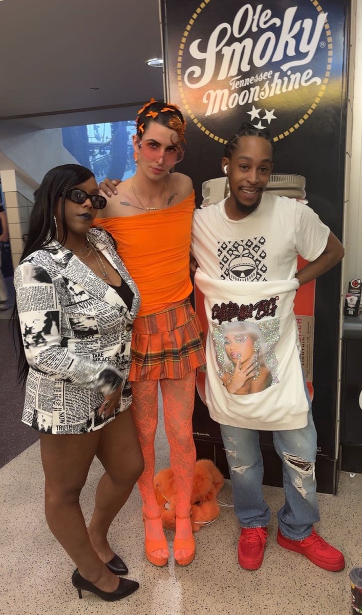 SNUGGLES♎️13 tweet media