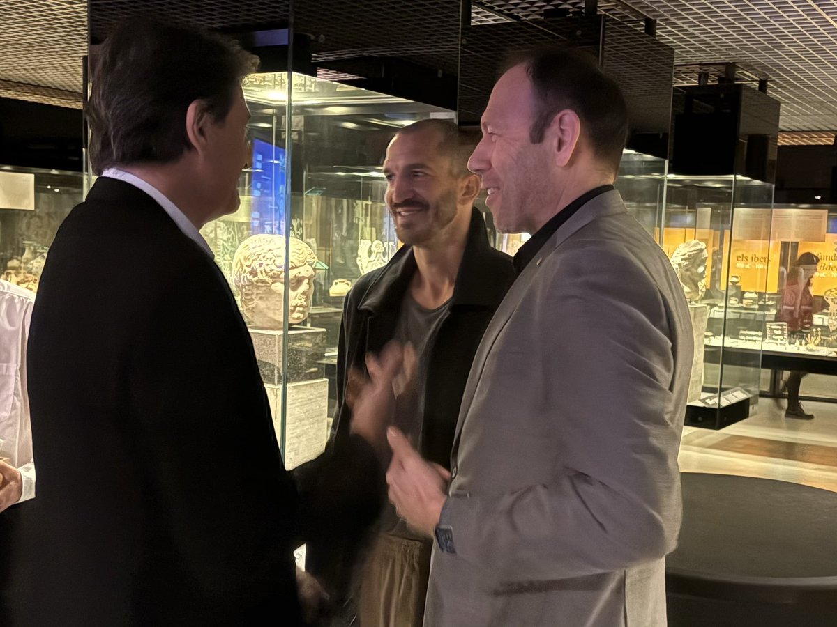 berni alvarez tweet media