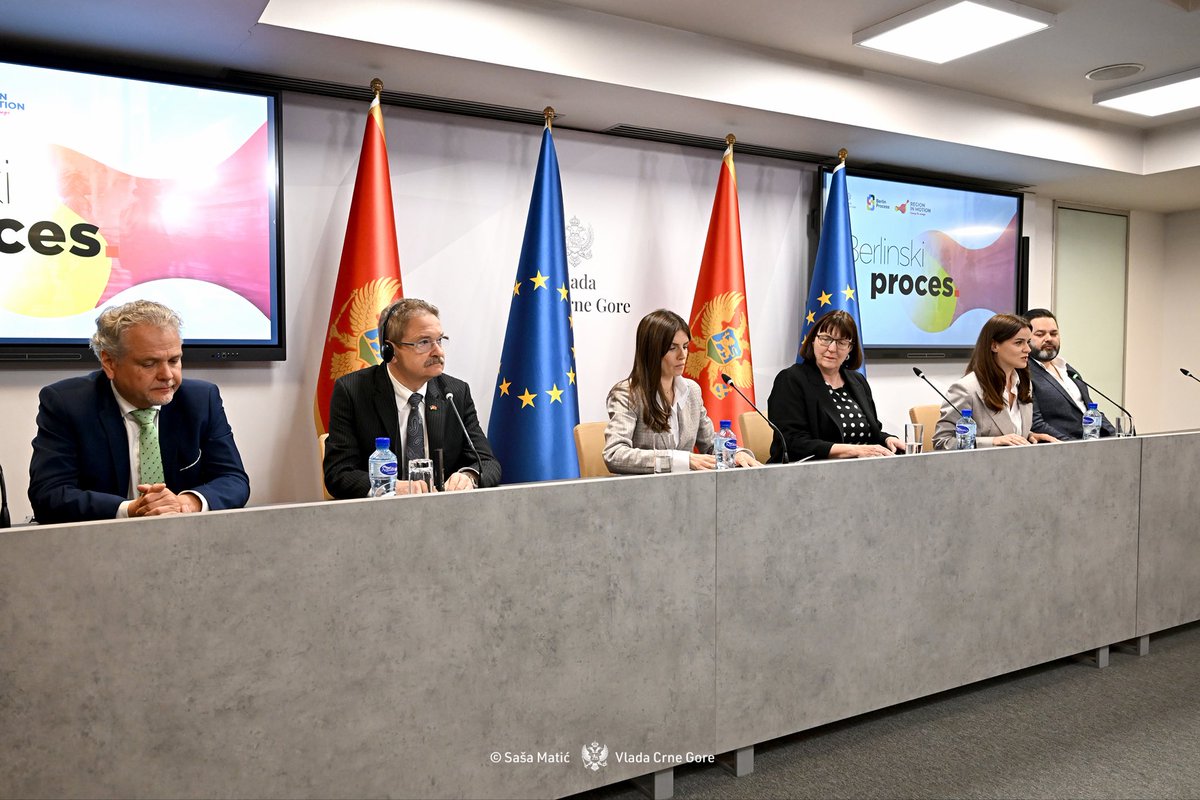 JovanaBojovicc's tweet photo. Uz podršku @GERambMNE @UKinMontenegro i @EUAmbME danas smo predstavili ciljeve i program predsjedavanja 🇲🇪 Berlinskim procesom pod motom “Region in Motion. Owning the change”.
🔗 https://t.co/YFbFoJ8SsY. https://t.co/w3I06W2zH8