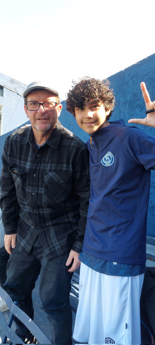 Foto de tu hijo o sobrino 🤣 con el entrenador q les hizo vivir un ascenso a 1ra, jugar una #Libertadores  y ganar un campeonato nacional ⭐

No leo vírgenes ☠️ 

#IndependienteRivadavia #Csir #Lepra