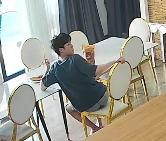 XKXIXTXTXYX tweet media