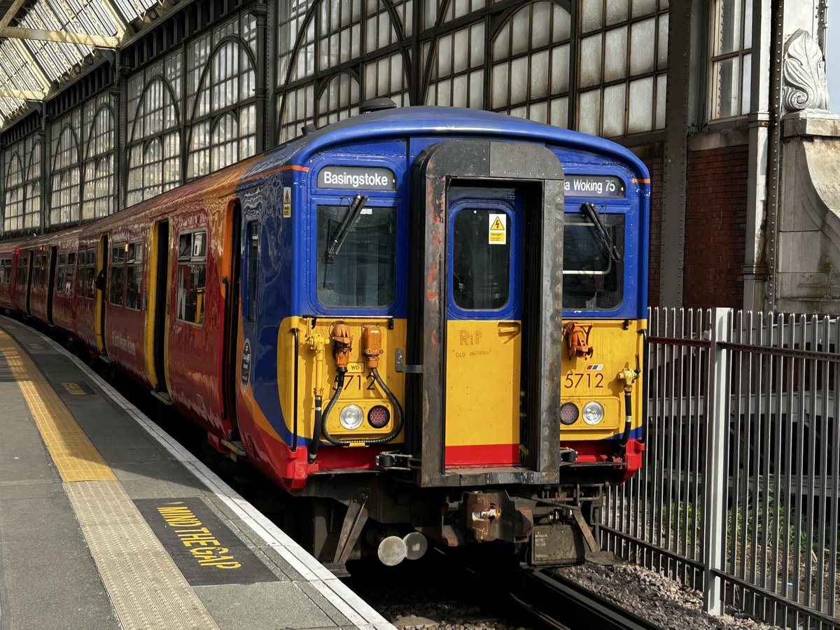 tammerthesecond's tweet photo. Thought i would post on here after a massive hiatus!
Final day of the 455s (supposedly, been said alot of times) but found out it was doing a rare service last minute so I decided to go on it.

Farewell 455s, a classic EMU. https://t.co/BZfeuxvhgk
