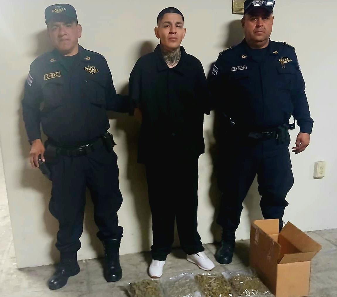 PNC El Salvador tweet media