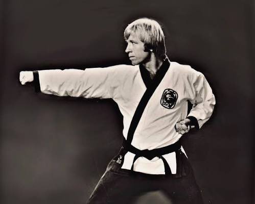 ¿A qué se juega? tweet media