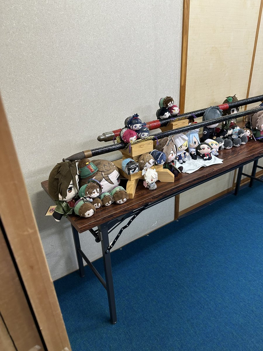 onigiri_dance's tweet photo. #御手杵祭2026 
今日連れてったギネたちと今回購入させて頂いたものたち。
皆さんにぎねいっぱいって言って貰えて本当に嬉しかった〜
銘切りは次やる機会があれば絶対これにすると決めてた文字
帰ってきてやっぱりアクスタ欲しくなってきちゃったので次は買う https://t.co/bFvuNVQPn7