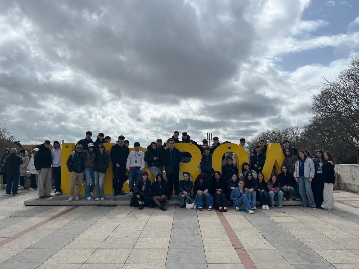 Twitsabel tweet media