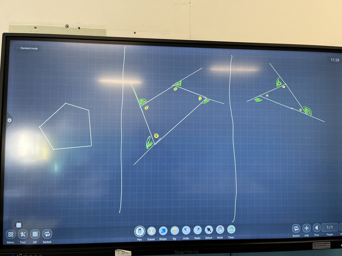 LaurentPoli115's tweet photo. 4ème jour à Gênes. Groupe 2. Visite école- collège Santa Margherita : calculs de périmètre et d’aires en CM1 et démonstrations sur les angles en 6ème. Des élèves performants et toujours un accueil chaleureux. #peer2Formaths https://t.co/7dZvG6DthW