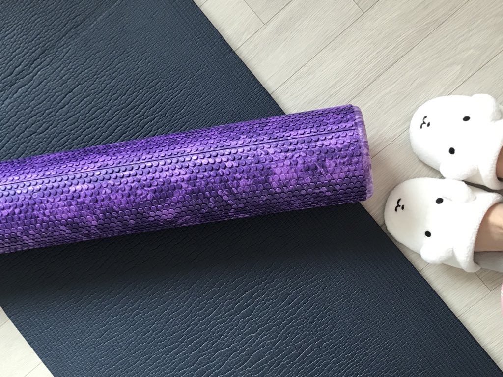 immiwlki's tweet photo. 🗣️ 요즘 매일 하는 것들 
욕심내지 말고 조금씩 꾸준히 하는 것에 의의를 👜

> 이부자리 정리 / 모닝페이지 / 폼롤러 / 경제 팟캐스트 / 아침 독서 20분 / 런닝 2km / 어깨 운동 2분 / 샤워 / 듀오링고 일본어 / 데이지 얼굴 마사지 / 목빗근 • 골반 마사지 / 지압볼 발 마사지 / 다이어리 / 독서 https://t.co/HYsjWAydIg