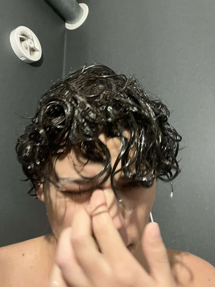 chico 🪐 tweet media