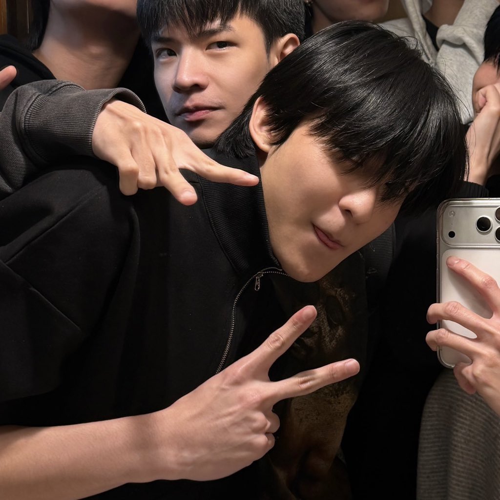 ไม่ขออธิบายอะไรทั้งนั้นครับ เอาเป็นว่าดูเอาเอง #.NewProfilePic