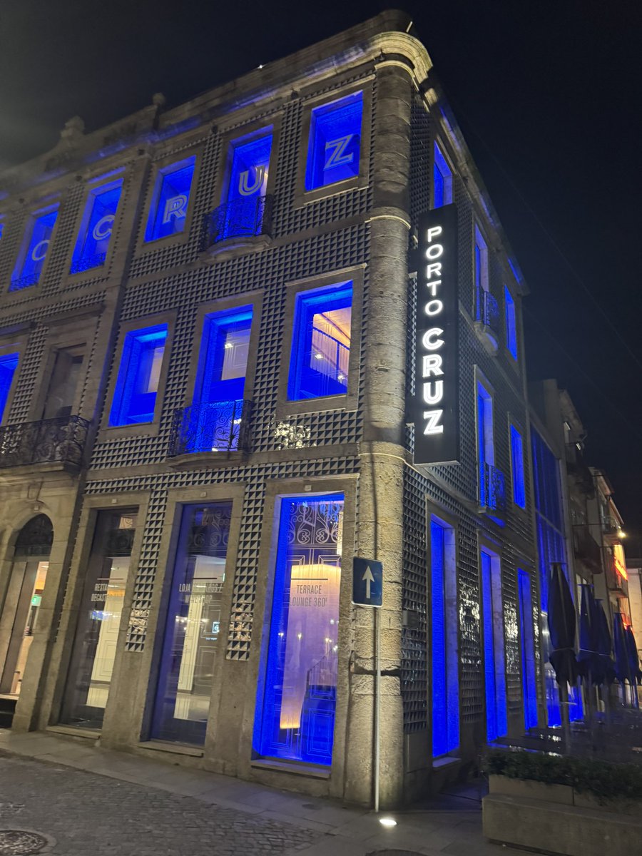 KingTaibu's tweet photo. Greets from Porto! https://t.co/s5ypso8MWk