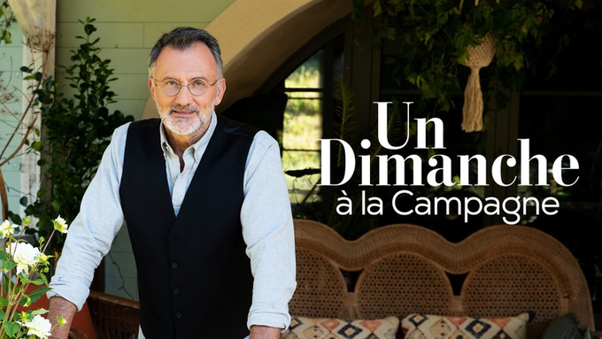 MediasFrance's tweet image. A 16:00 dans "Un dimanche à la campagne", Frédéric Lopez recevra Hélène de Fougerolles, Gérémy Crédeville et Maud Ankaoua.