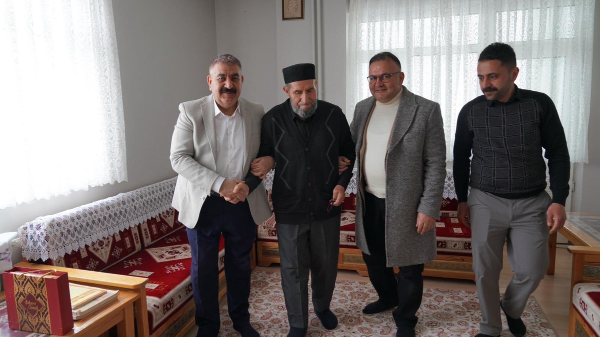 AvMuhammetSunar's tweet photo. • Bayram münasebeti vesilesiyle camiamızın değerli simalarından Yasin Şorsu’yu evinde ziyaret ettik. Yasin Ağabey’e Rabbimizden şifalar diliyoruz. @mustafademir @abuyukgumus @avibrahimK @DurmuKilic https://t.co/ifZ2MKlnMH
