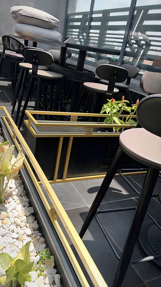 𝚣𝚎𝚎𝚣 tweet media