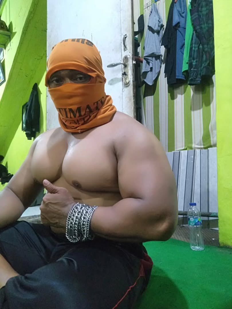 haluhala tweet media