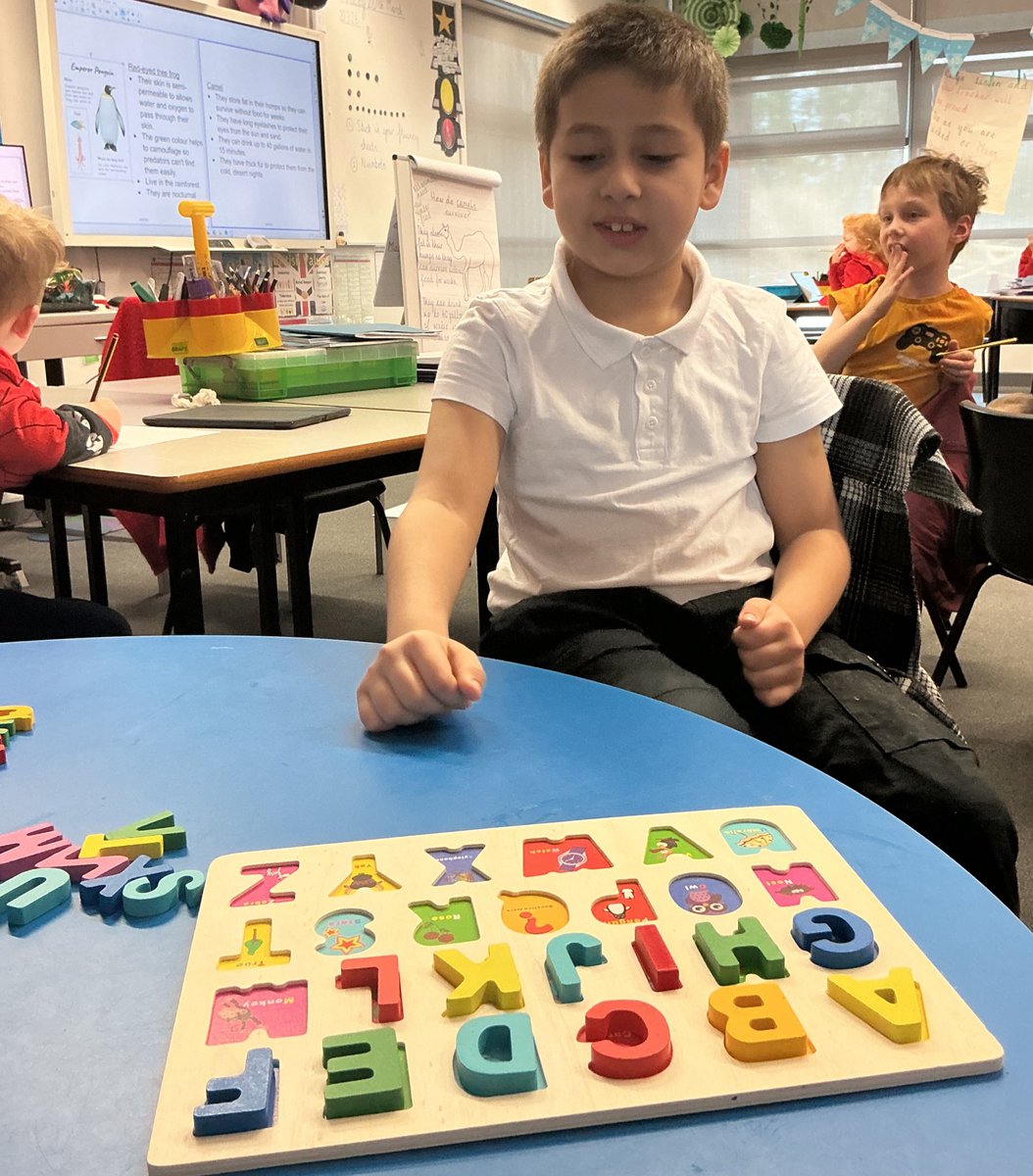 Miss Hartley tweet media