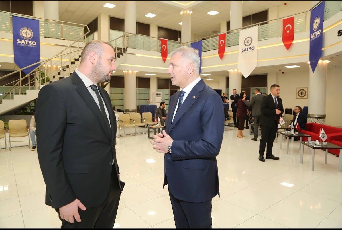 alisafaalacam's tweet photo. Sakarya Ticaret ve Sanayi Odamız tarafından düzenlenen bayramlaşma programında, iş dünyamızın kıymetli temsilcileriyle bir araya gelerek bayram sevincini paylaştık.
Birlik ve beraberlik içerisinde nice bayramlara…
#Satso #Sakarya https://t.co/cIphzsPF2Z