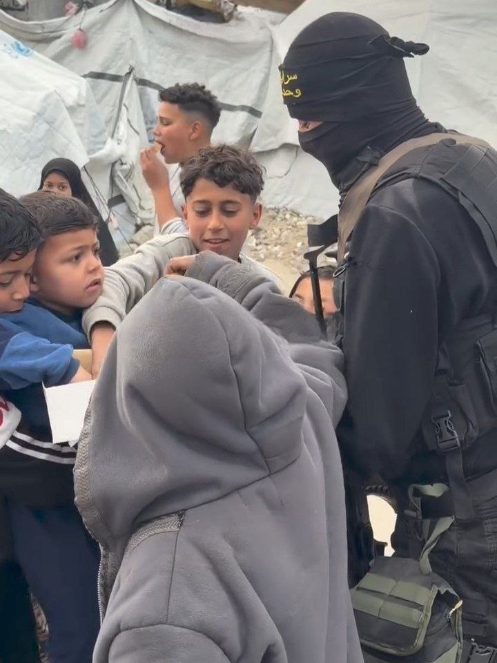 أسرا tweet media