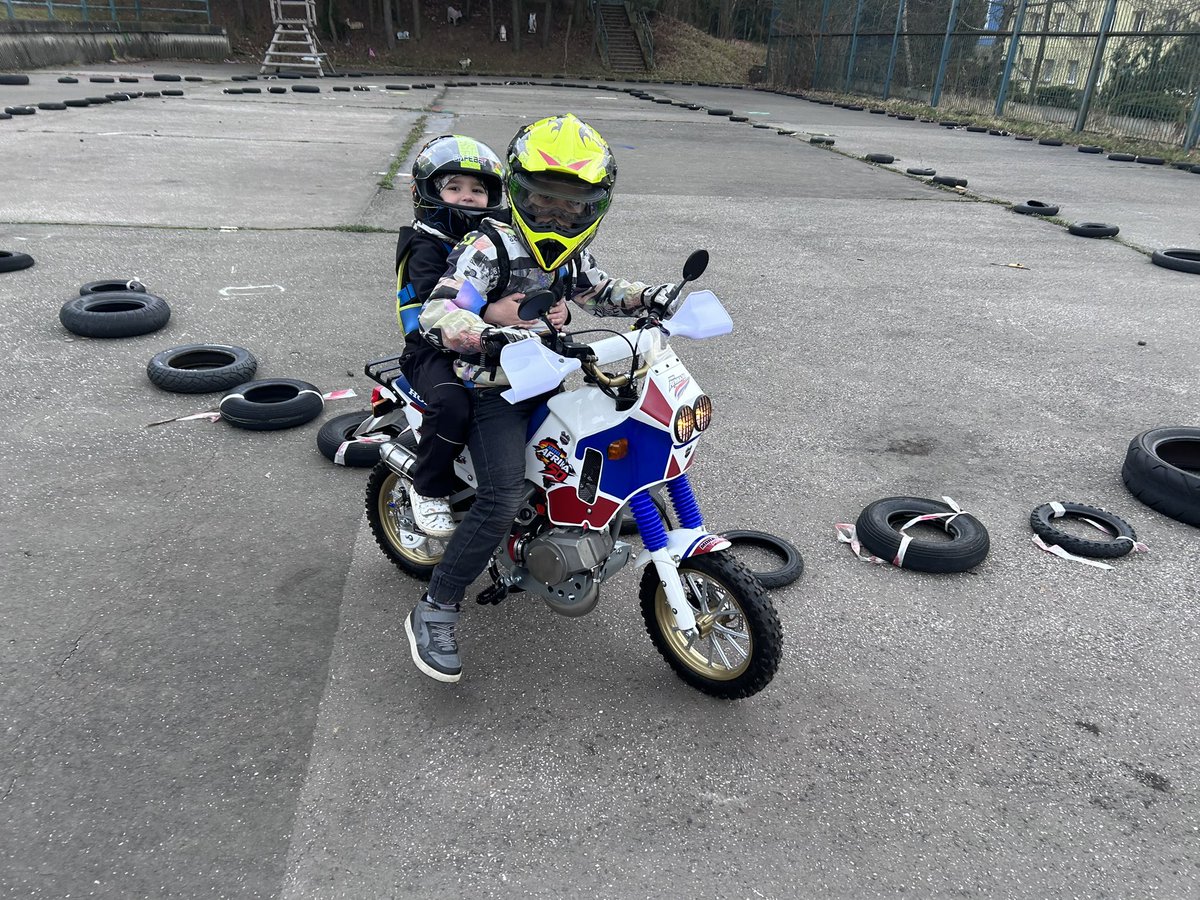 Luboš Dostál tweet media