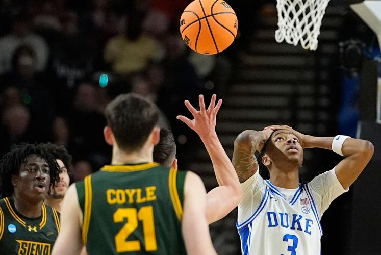 Mike_Jagacki's tweet photo. How did #16 Siena almost take down #1 Duke?

A Thread of their defensive game plan...🧵 https://t.co/xsY3X8oOTy