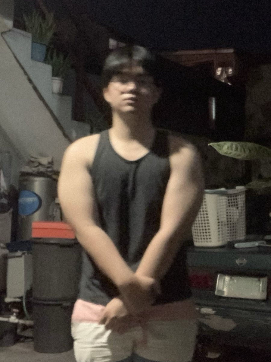 aidreyiee's tweet photo. he gettin chonkee https://t.co/kAIF4YZjiT