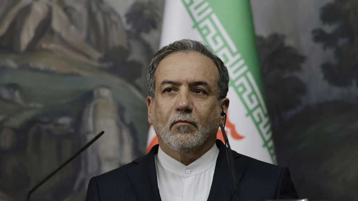 🚨BREAKING NEWS

Iranian Foreign Minister Abbas Araghchi:

▪️We are people of principle; Iran does not secretly attack its enemy while negotiating.

▪️However, if we are attacked, we will respond very harshly.

▪️We have intelligence regarding Israel's plans to attack our