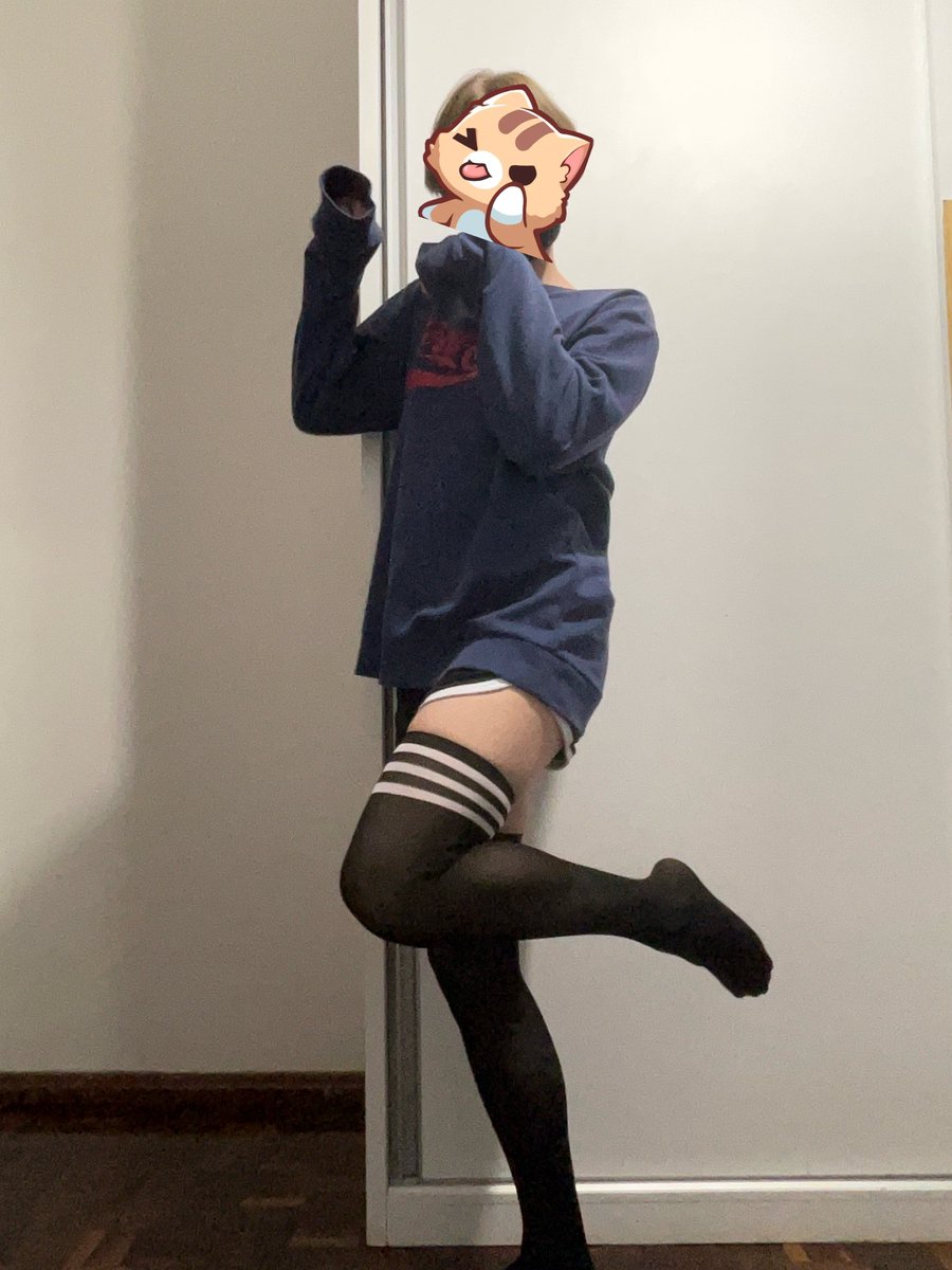 Don’t forget to pat your femboy kitty!
#femboyfriday #femboy #femboythighs