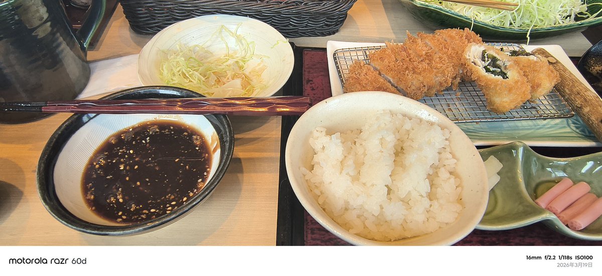 mikajin0374's tweet image. 昨日上げようと思ってたのんに忘れてたのん💦お友達と中野で待ち合わせて墓場の画廊でシティハンターグッズ堪能して百均巡り後お昼をOIOIさん内のサボテンさんで美味しくいただき横浜に出てサンマルクさんでミルフィーユパフェをペロリ美味しかったのん♪♪らべくんのお話して楽しかったのん( *^艸^)🎶