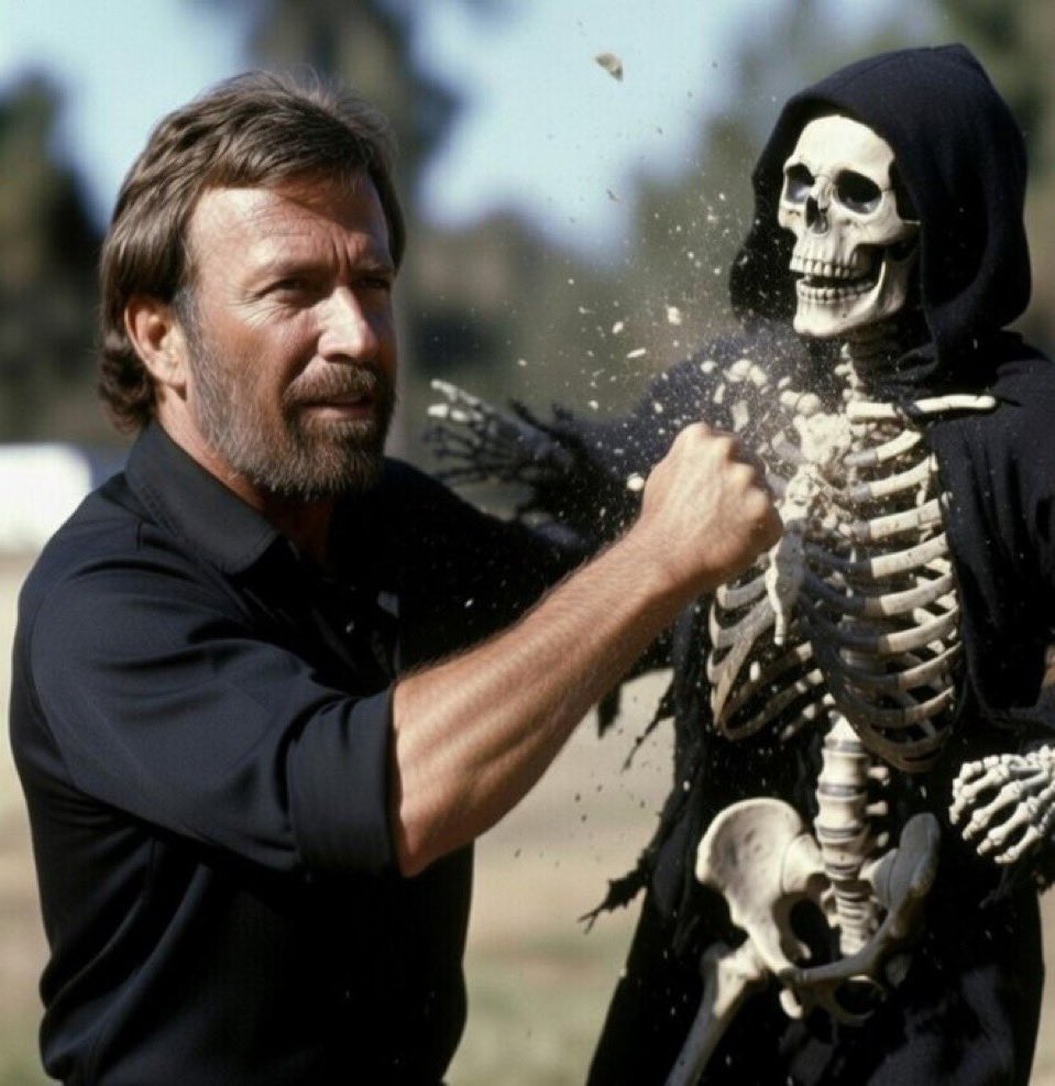 GugaNoblat's tweet photo. Sempre rolou a piada do Chuck Norris dando uma surra na morte. Mas hoje ele perdeu essa batalha. Adeus, lenda. Seu nome se torna imortal. Para sempre na história. https://t.co/NZjv4lhkUE