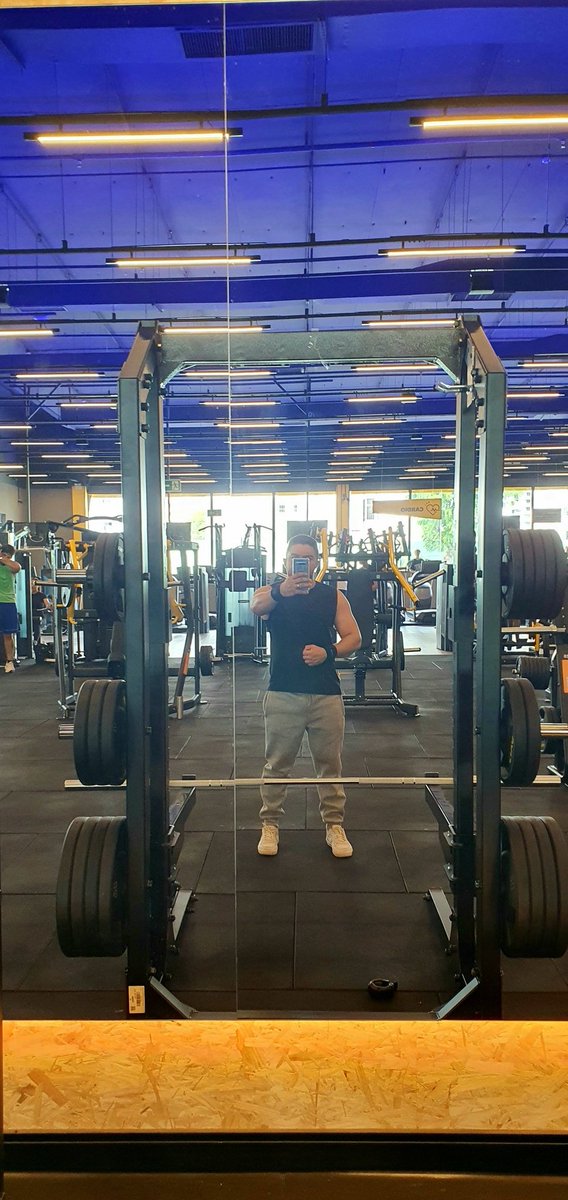 Williyamsmart's tweet image. Já treinaram hoje?
#academia #força #foco #smartfit
