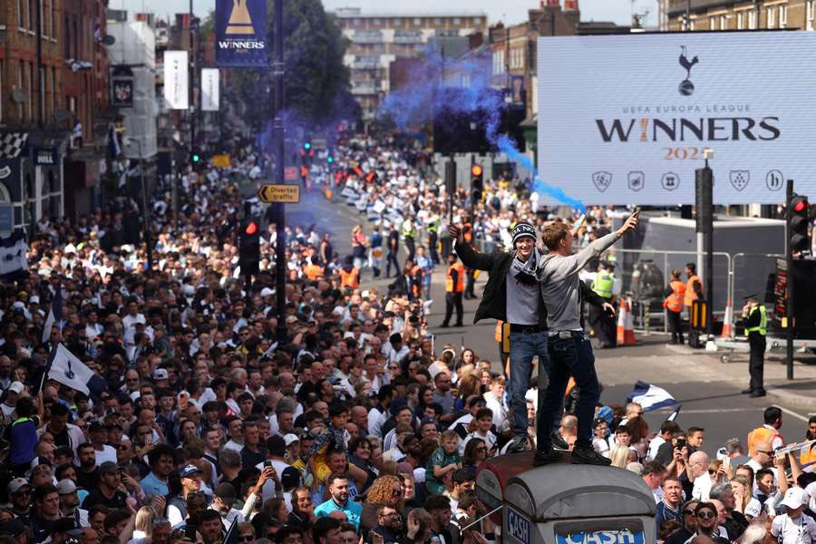 Hotspur Lane tweet media