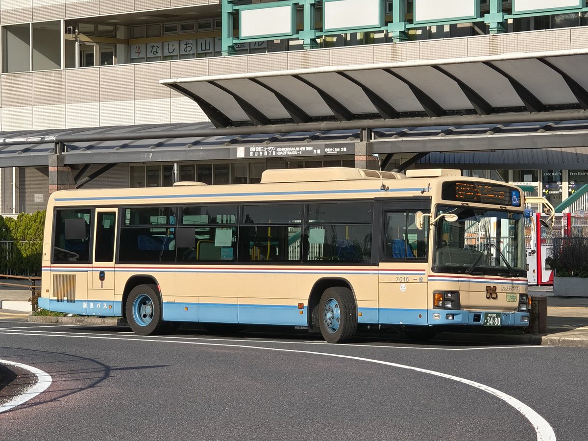 tanbaji183's tweet photo. 阪急バス 山7016
58系統 名塩さくら台線
ATのLV234、この車はPDG代特有のターボ音はあまり聞こえませんでした
本日は7013も稼働していました
この代も先行きが気になります https://t.co/JabSQG0XvZ