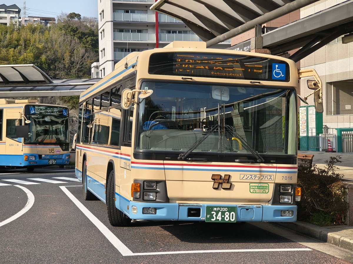tanbaji183's tweet photo. 阪急バス 山7016
58系統 名塩さくら台線
ATのLV234、この車はPDG代特有のターボ音はあまり聞こえませんでした
本日は7013も稼働していました
この代も先行きが気になります https://t.co/JabSQG0XvZ