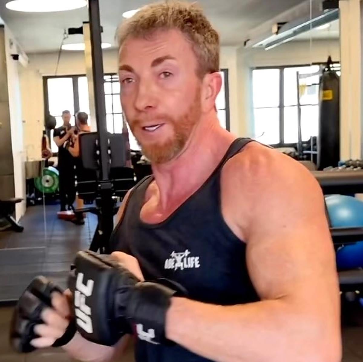 Usuario Arroba tweet media