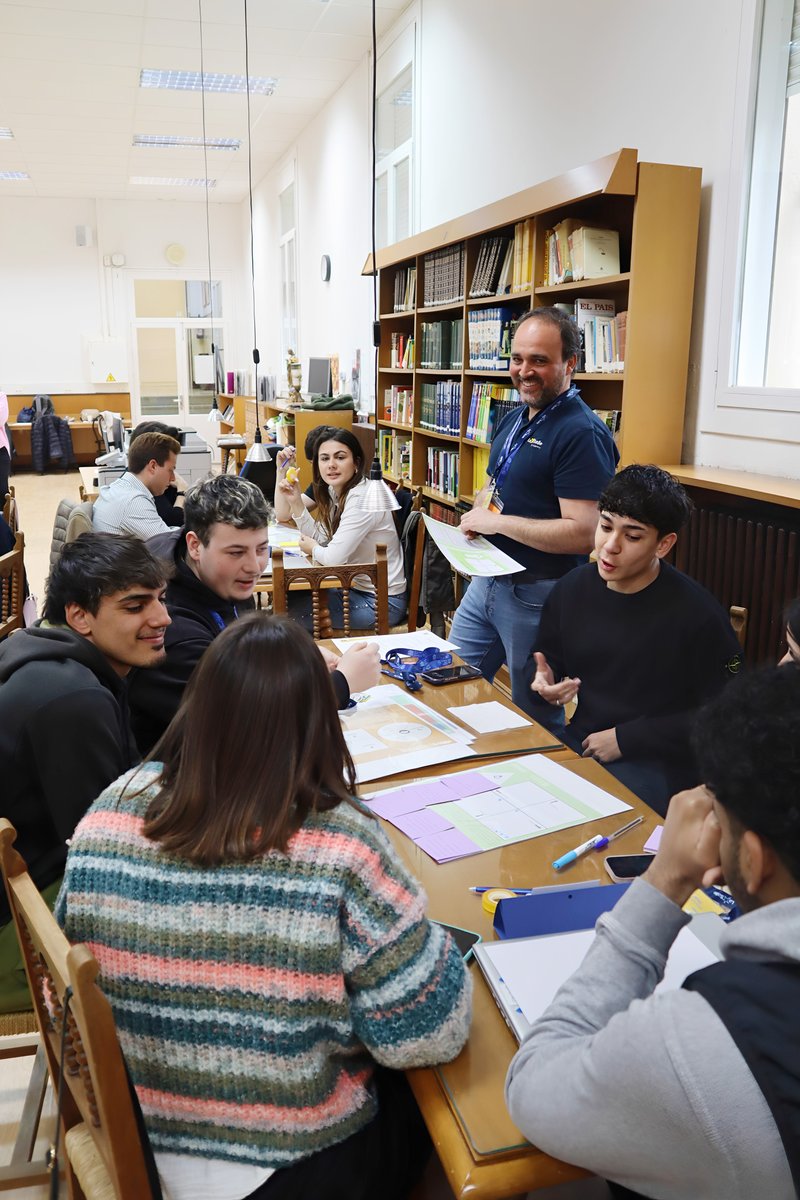 SagratCorSarria's tweet photo. FP Challenge al nostre centre
L’alumnat ha treballat en la ideació de solucions innovadores vinculades als ODS 2030 🌍
Una jornada per potenciar la creativitat, el treball en equip i l’esperit emprenedor.
@educaciocat #FPChallenge #campamentinnovacio https://t.co/vGIkeysF6z