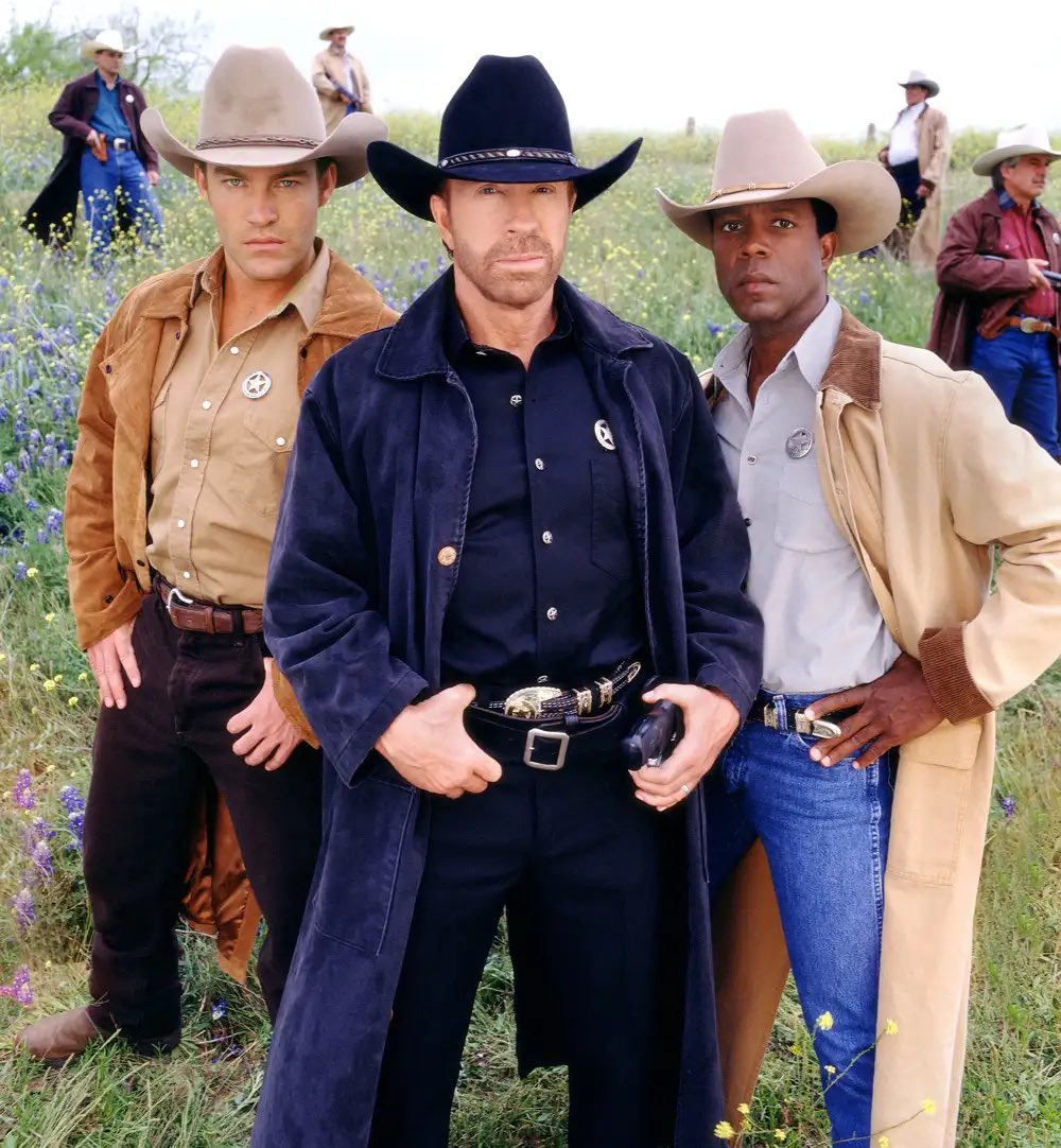 WaruiJohn2's tweet photo. Texas Ranger was lit

RIP Chuck Norris https://t.co/Fxa87tPmLl