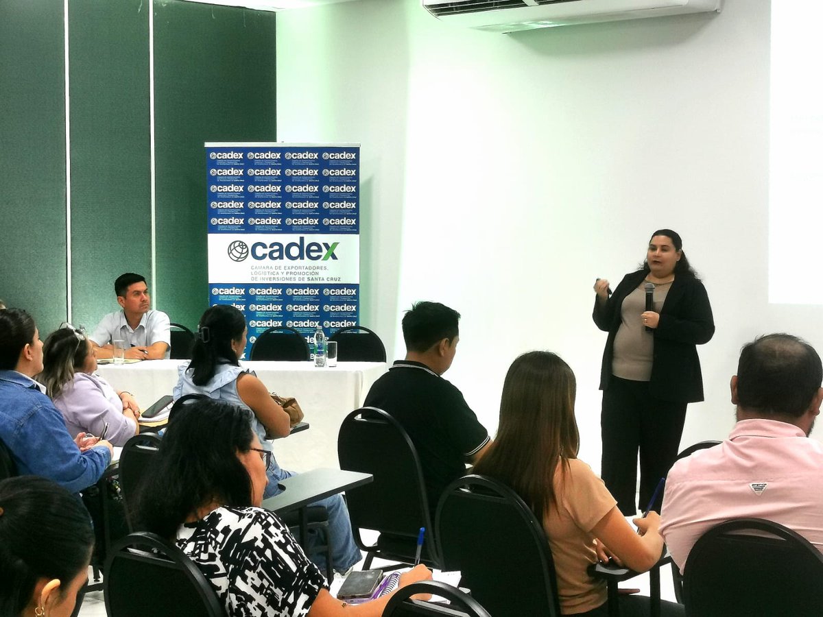 El #SENAVEX y #CADEX organizaron una capacitación para las empresas exportadoras sobre las mejoras que está implementando esta institución pública para agilizar los procesos administrativos y mejorar el servicio que actualmente brinda.