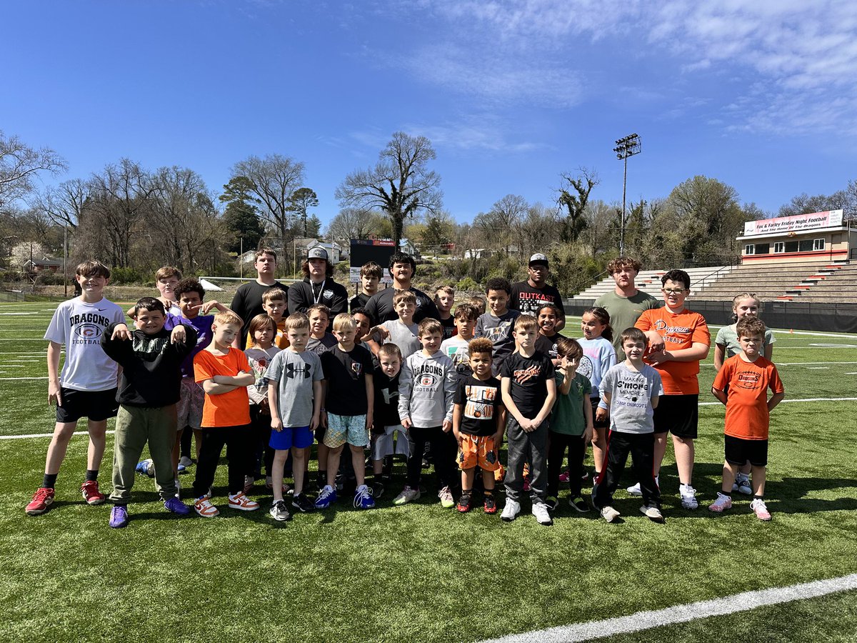 anchoredOL25's tweet photo. GREAT group of kids
Here’s our fastest Boys and Girls!! 

Boy: 
River Hazelhurst: 
40 yrd: 5.4s
10yrd: 2.06s
Anthoney O’Dell :
5-10-5: 5.54s

Girl: Cadence Post
40 yrd: 6.4s
5-10-5: 5.75s
10yrd: 2.22s

Enjoy your spring break! 
#anchoredin⚓️ https://t.co/aukrqyNMne