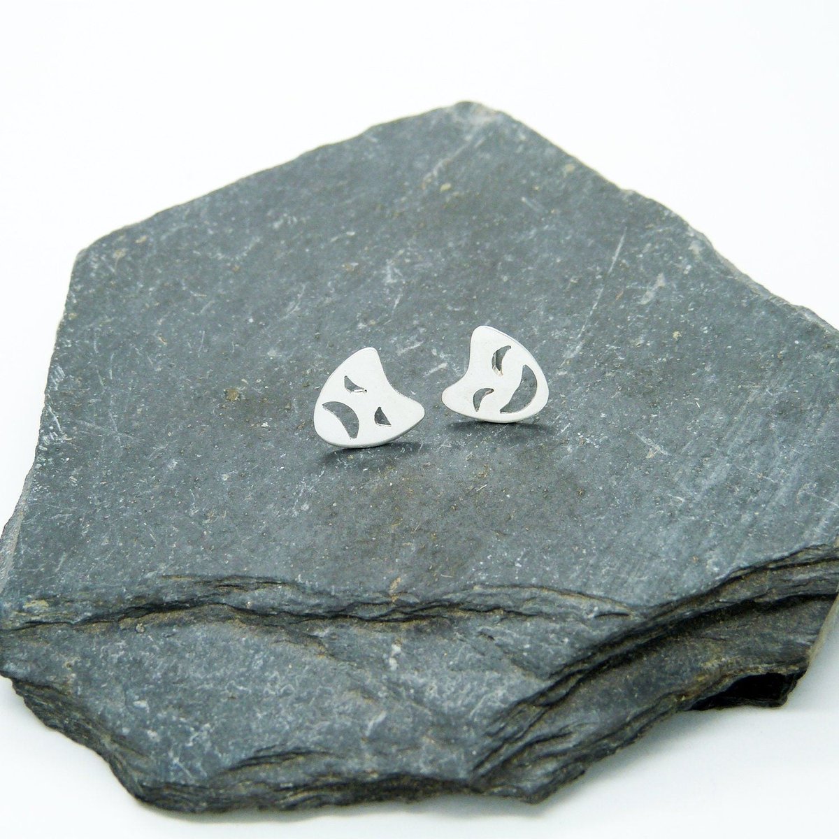 Plataica's tweet image. Hay que ir más al #teatro 😜!! Para esa personita amante de una buena obra... unos #pendientes Máscaras de la Tragedia 🎭 de plata 925

👉 bit.ly/3COK9xl

#plata925 #tragedymask #máscara #tragedia #cine #theatre #joyeríaartesanal #hechoamano #envíogratis
