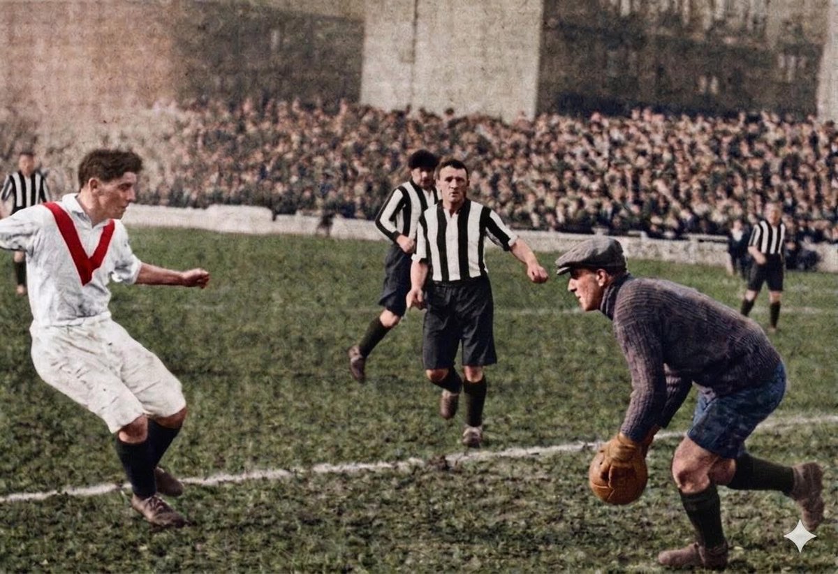 1926 Live tweet media