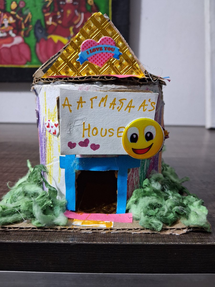 Pratys_diary's tweet photo. We (Me and Aatmajaa) created this adorable mini house using a tape core and simple materials.😁
#funcrafts #funcraftskids #funcraftsforkids https://t.co/W0SNZkvs0R