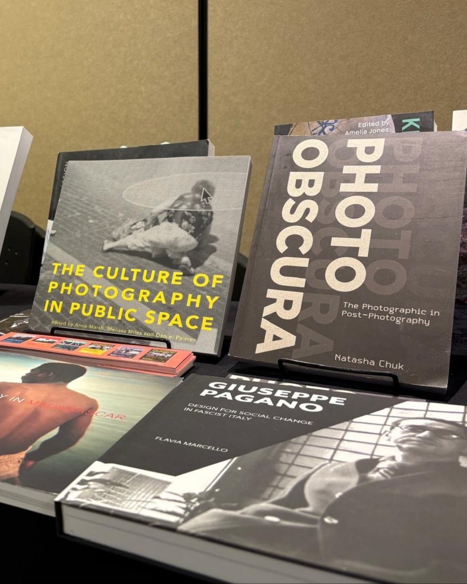 IntellectBooks tweet media