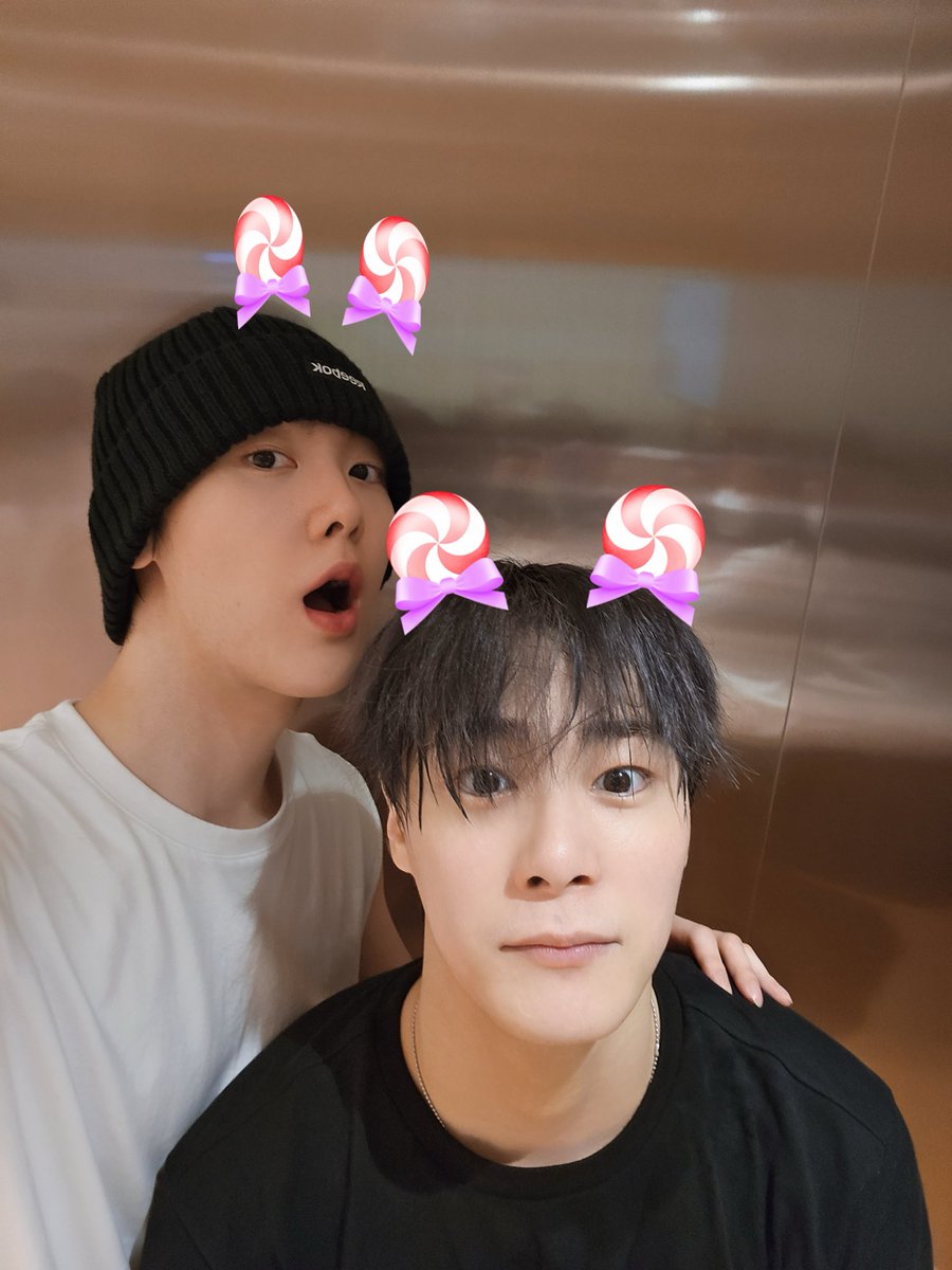GYEONGI_'s tweet photo. #영원을_약속해_산하야_생일축하해 💜💜 https://t.co/t02iRbuiRQ